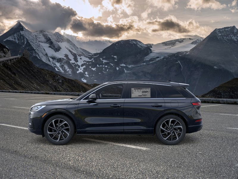 2026 Lincoln Corsair Grand Touring photo 3