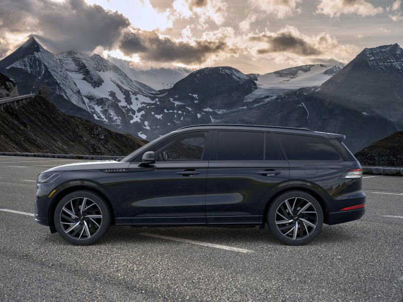2025 Lincoln Aviator Black Label photo 3
