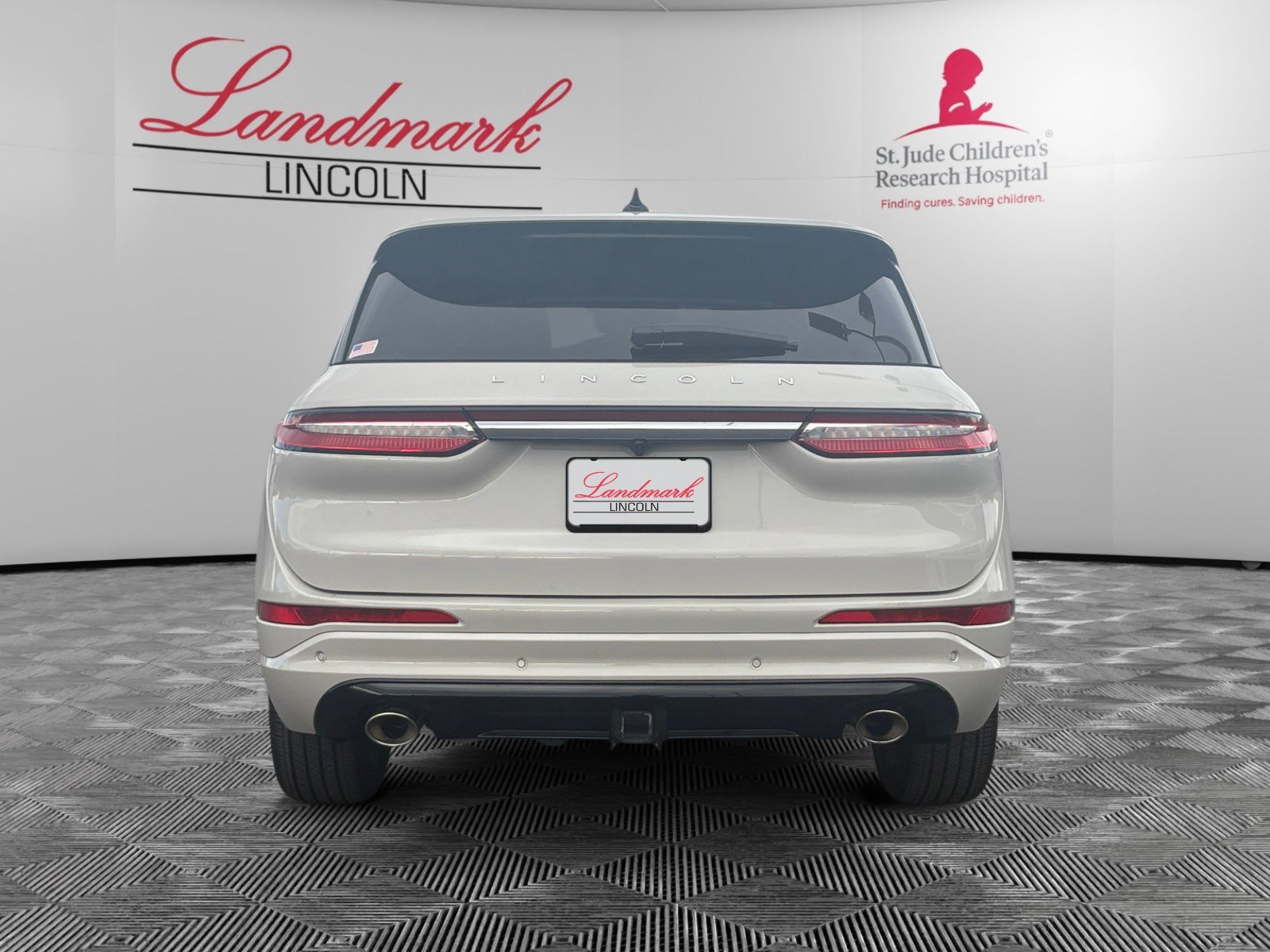 2024 Lincoln Corsair Grand Touring photo 4