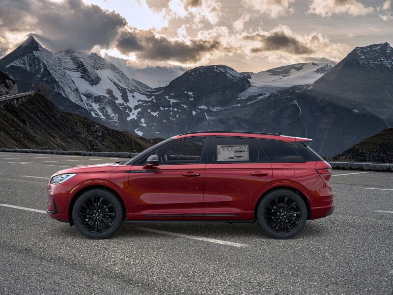 2025 Lincoln Corsair Grand Touring photo 3