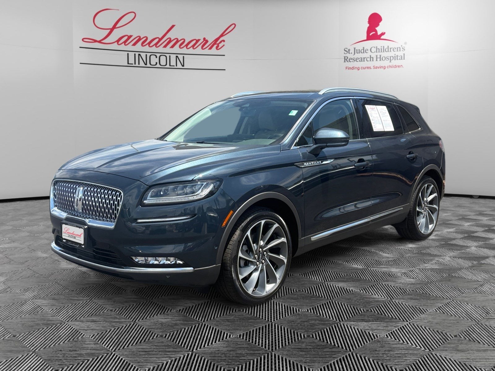 2023 Lincoln Nautilus Reserve AWD's photo