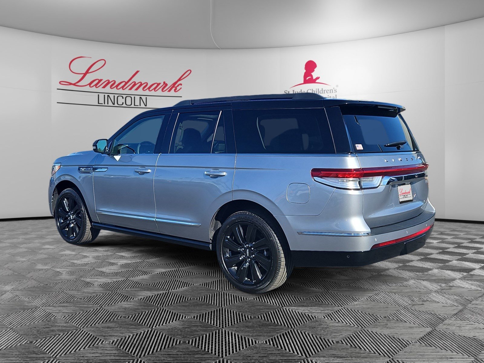 2022 Lincoln Navigator Black Label photo 2