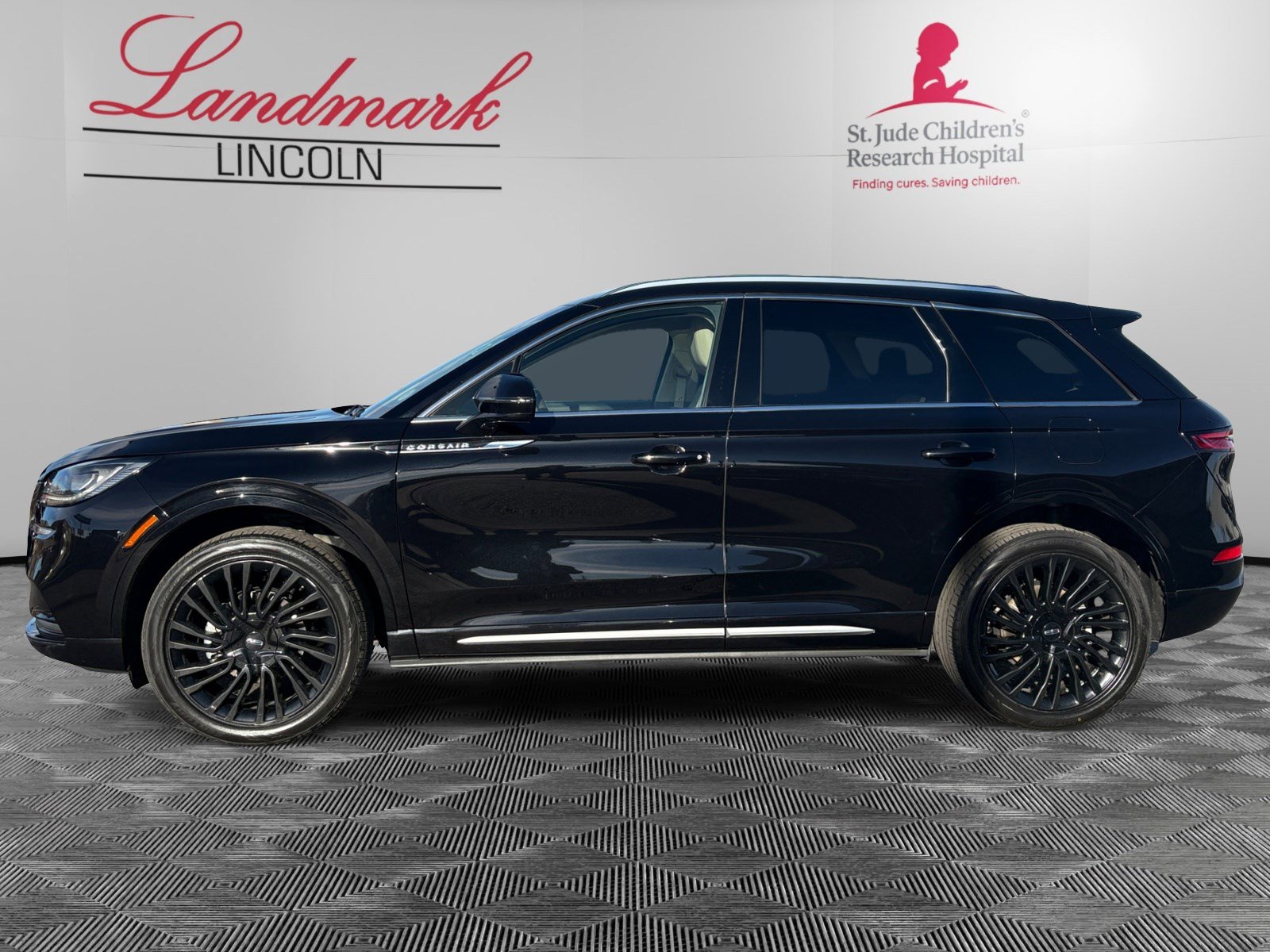 2022 Lincoln Corsair Reserve photo 2