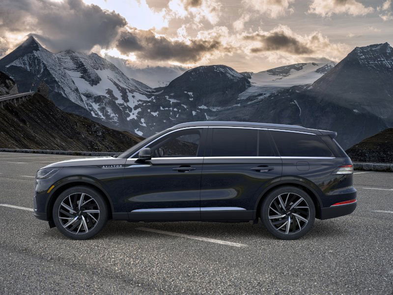 2025 Lincoln Aviator Reserve photo 3