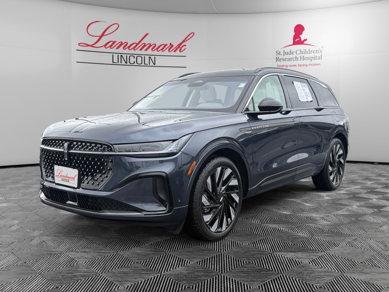 2024 Lincoln Nautilus Black Label's photo