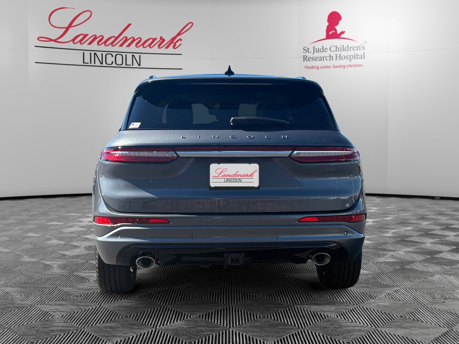 2025 Lincoln Corsair Grand Touring photo 3