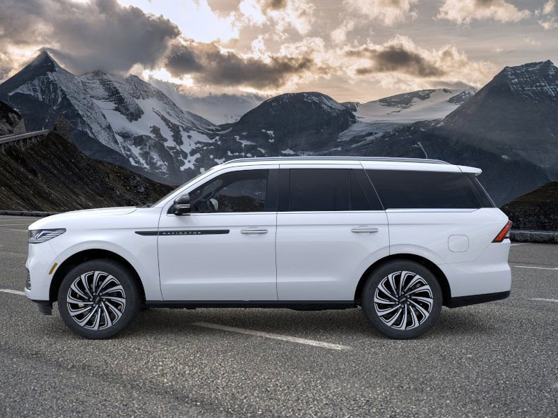 2025 Lincoln Navigator Black Label photo 3