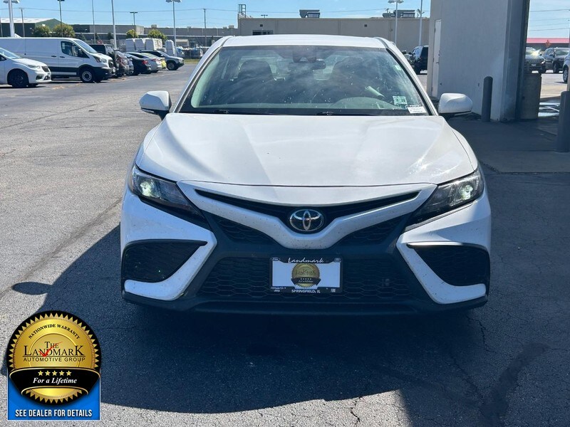 2023 Toyota Camry SE photo 4