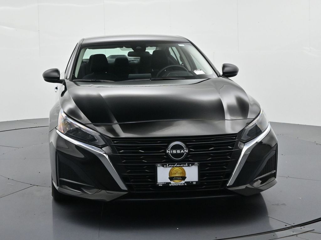 Used 2025 Nissan Altima
