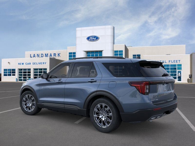 2026 Ford Explorer photo 2