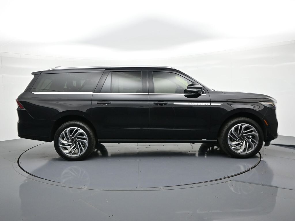 Used 2025 Lincoln Navigator L