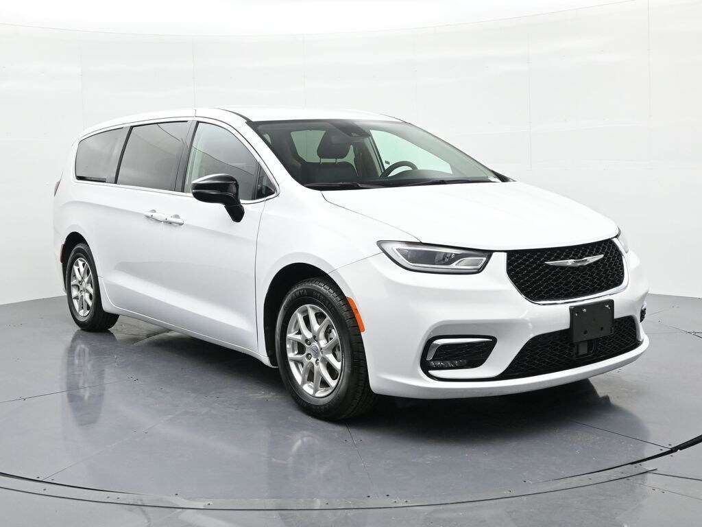 Used 2024 Chrysler Pacifica Touring L Passenger Van