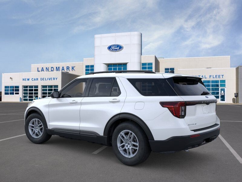2026 Ford Explorer photo 3
