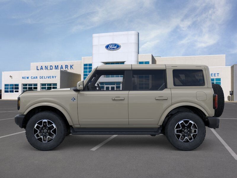 2025 Ford Bronco Outer Banks photo 3