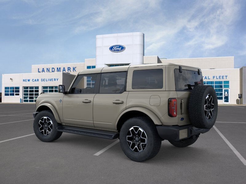 2025 Ford Bronco Outer Banks photo 4