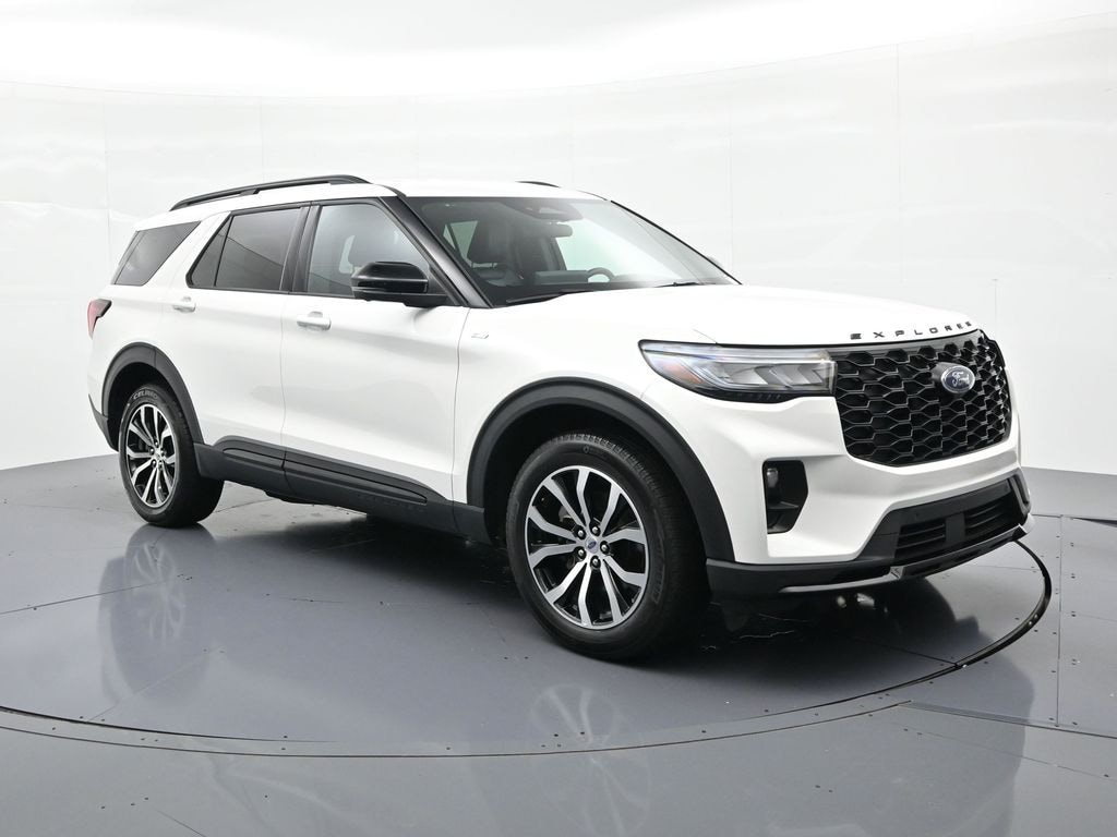 Used 2025 Ford Explorer