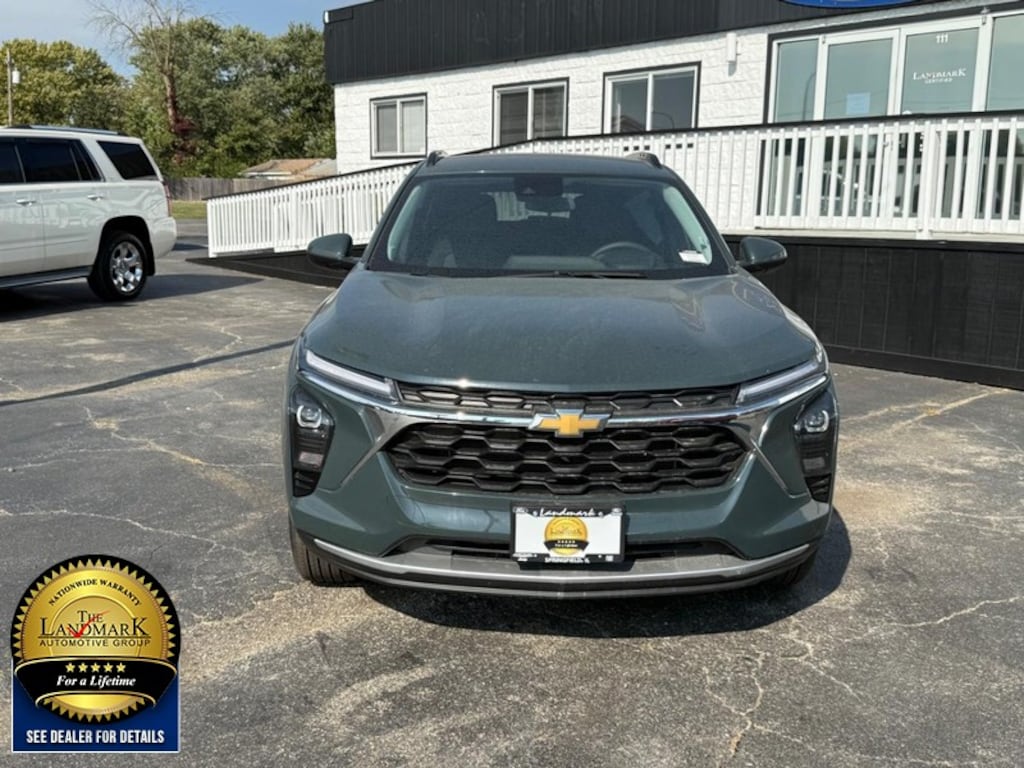 Used 2025 Chevrolet Trax LT SUV
