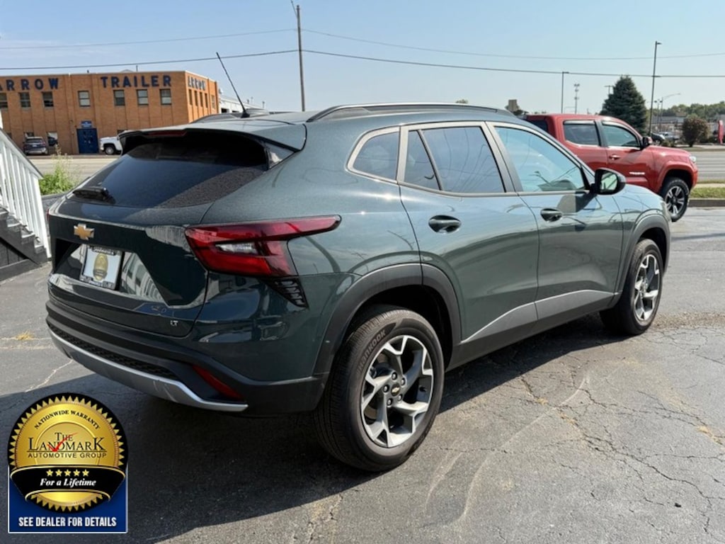 Used 2025 Chevrolet Trax LT SUV