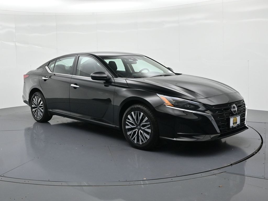 Used 2025 Nissan Altima