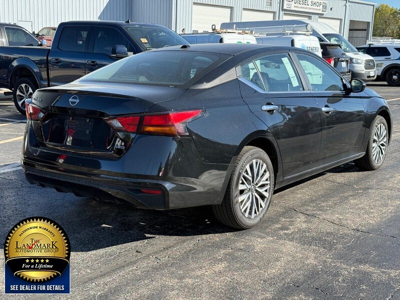 2025 Nissan Altima 2.5 SV photo 3