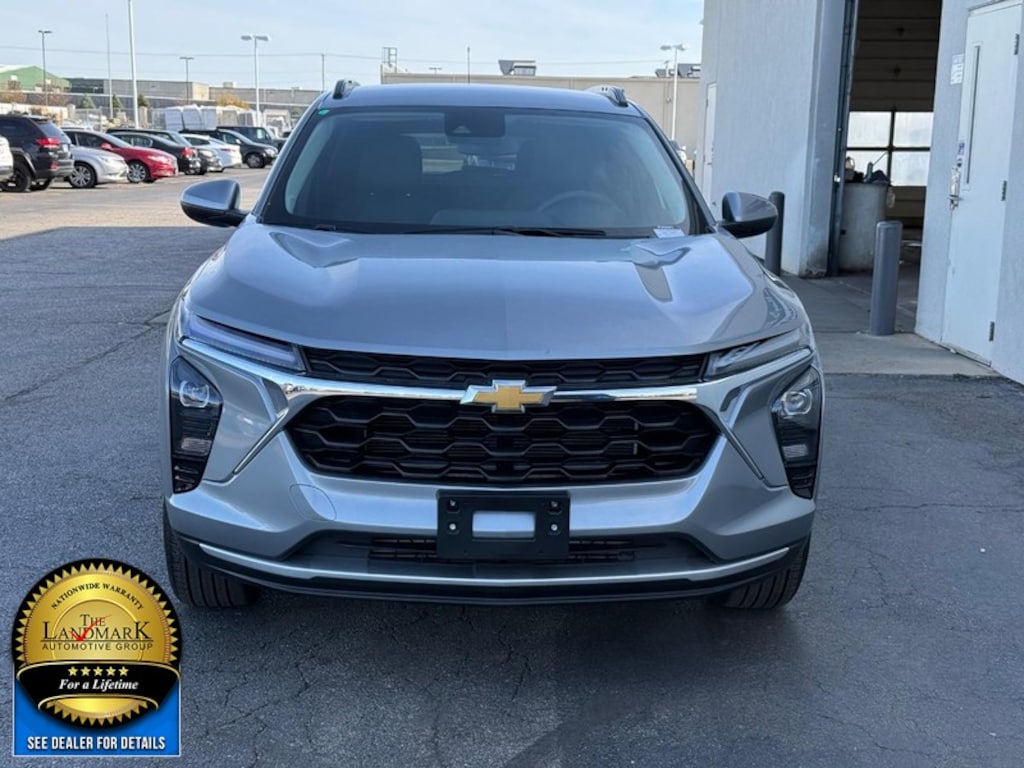 Used 2025 Chevrolet Trax LT SUV