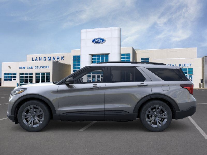 2026 Ford Explorer photo 2