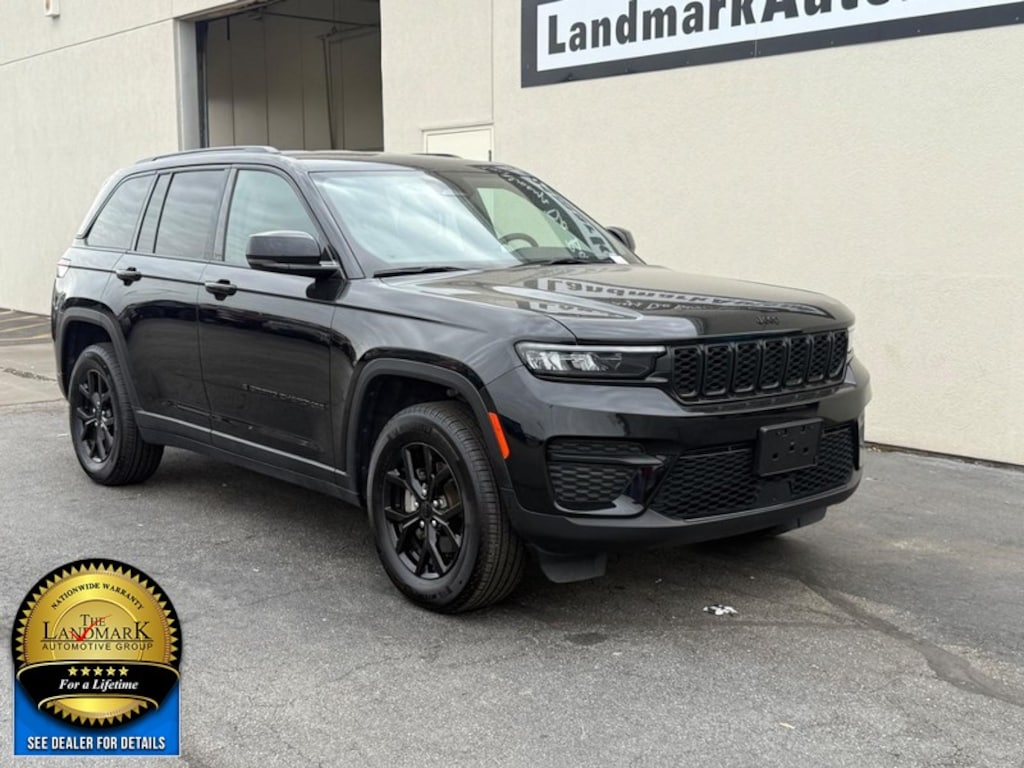 Used 2024 Jeep Grand Cherokee Laredo SUV