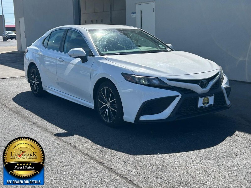2023 Toyota Camry SE photo 2