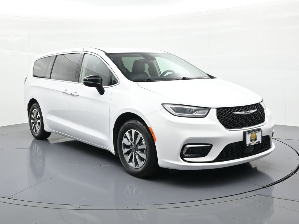 Used 2024 Chrysler Pacifica Hybrid