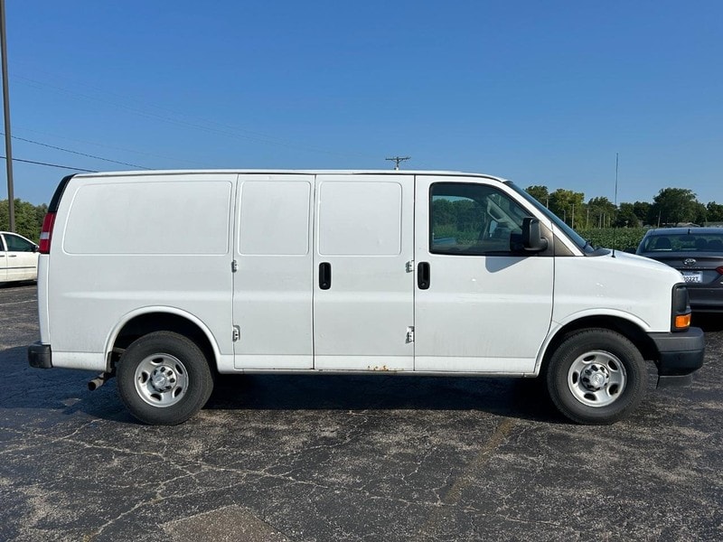 Used 2017 Chevrolet Express Cargo Work Van with VIN 1GCWGAFF3H1221329 for sale in Springfield, IL