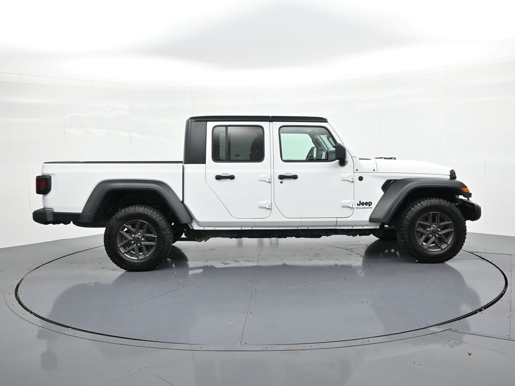 Used 2025 Jeep Gladiator