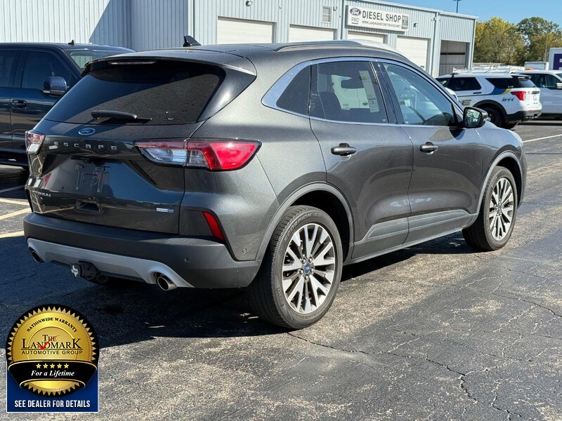 2020 Ford Escape Titanium photo 2