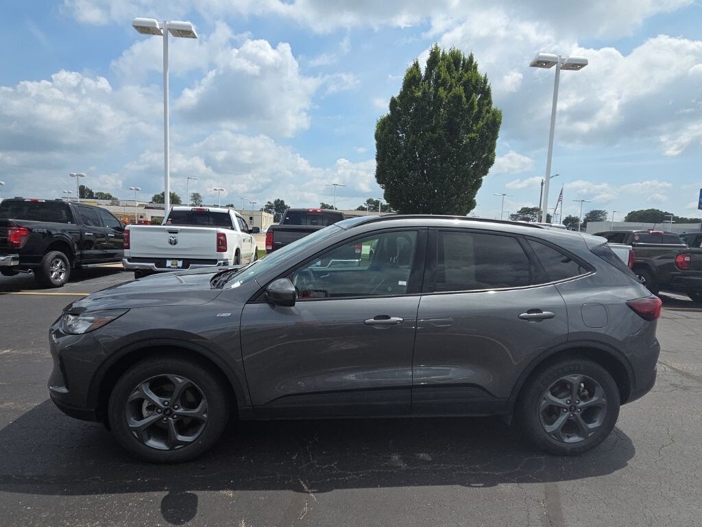 Used 2025 Ford Escape ST-Line Select SUV