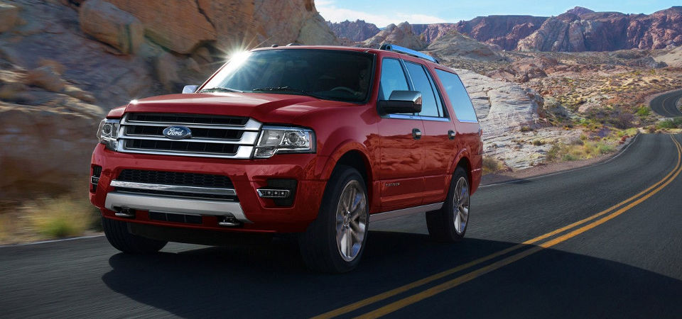 2017 Ford Expedition driving