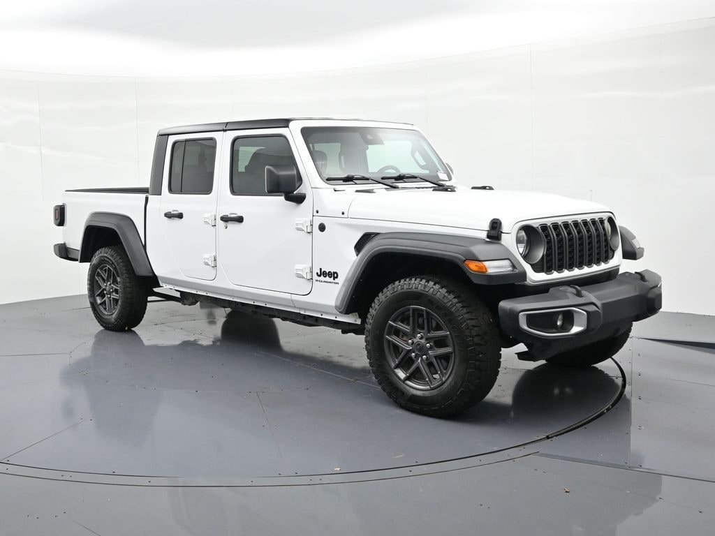 Used 2025 Jeep Gladiator