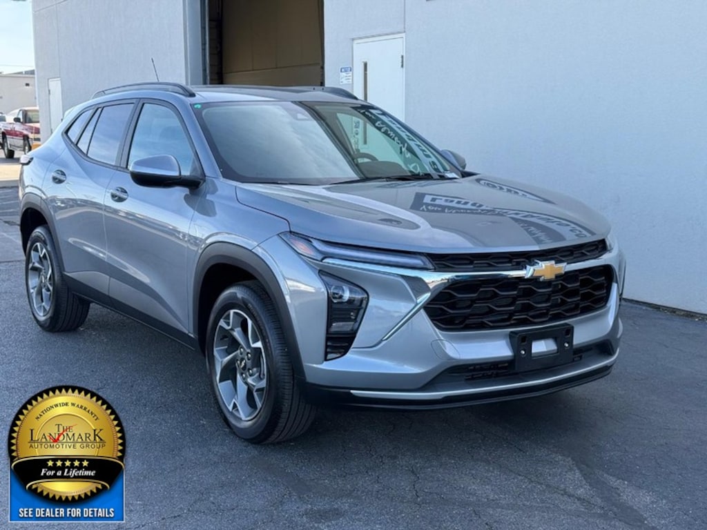 Used 2025 Chevrolet Trax LT SUV