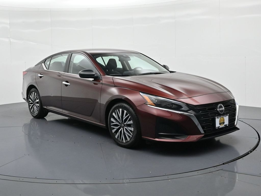 Used 2025 Nissan Altima
