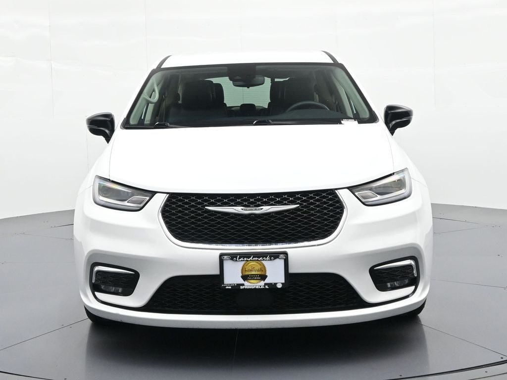 Used 2024 Chrysler Pacifica Hybrid