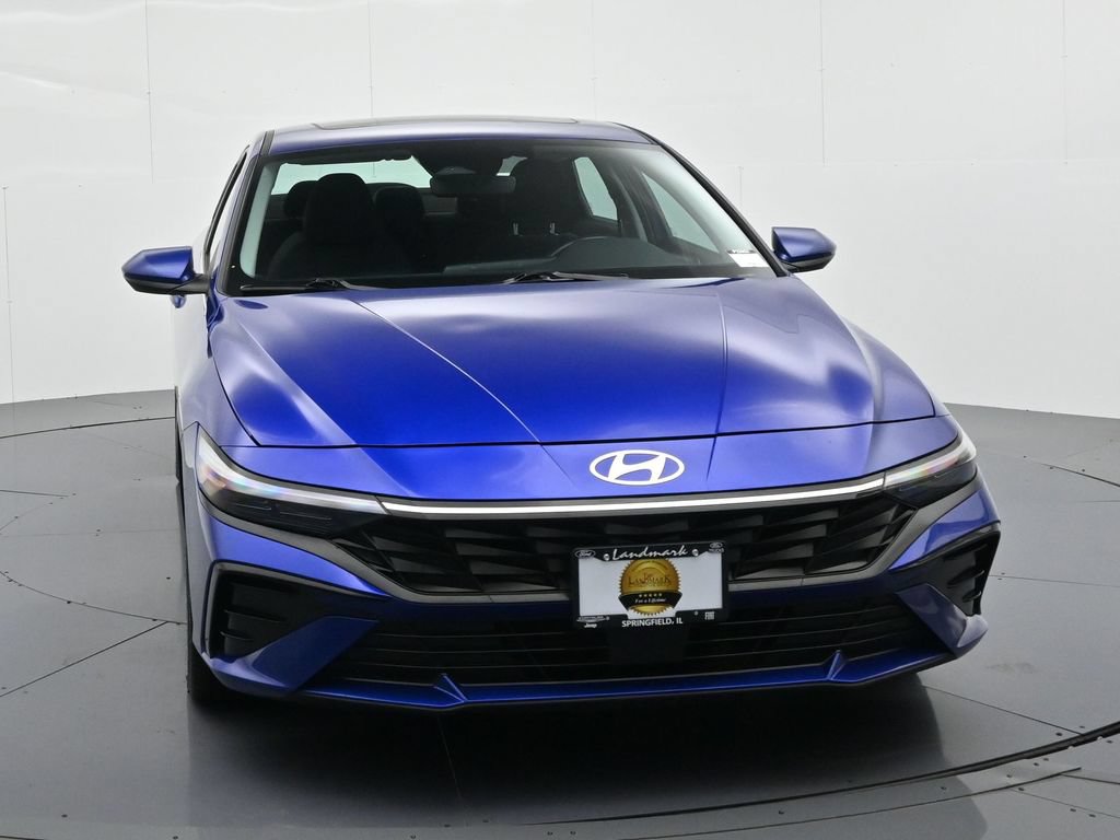 Certified 2025 Hyundai Elantra SEL Convenience SEDAN