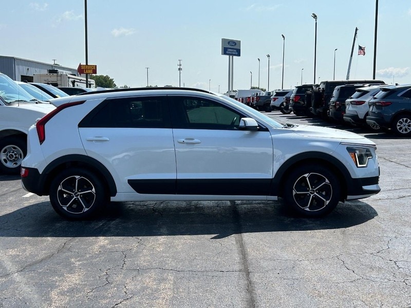 Used 2023 Kia Niro EX with VIN KNDCS3LF3P5075894 for sale in Springfield, IL