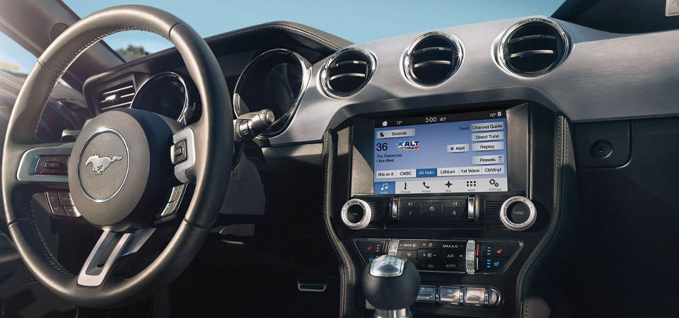 Picture of the 2017 Ford Mustang dashboard