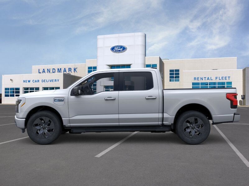 2025 Ford F-150 Lightning photo 3