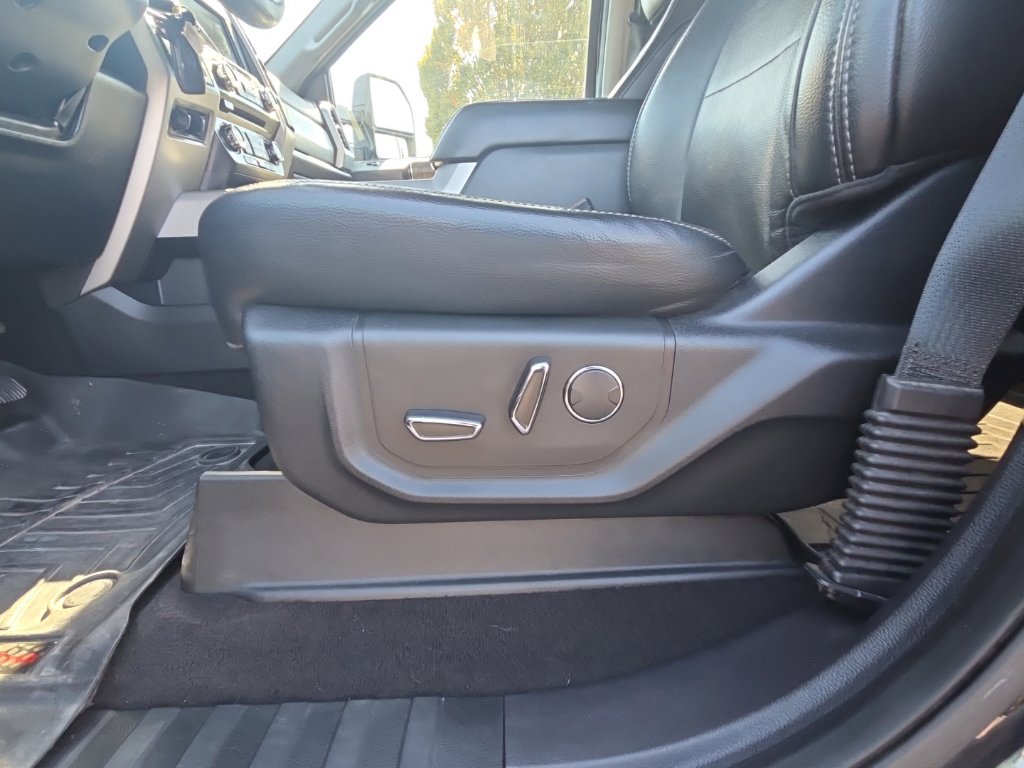 Used 2018 Ford F-250 Lariat Crew Cab Truck