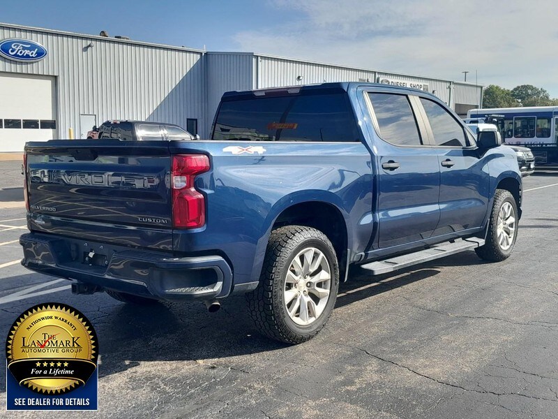 2021 Chevrolet Silverado 1500 Custom photo 3