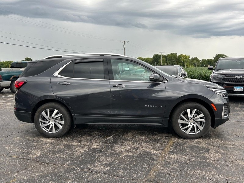 Used 2022 Chevrolet Equinox Premier with VIN 3GNAXXEV4NS224196 for sale in Springfield, IL