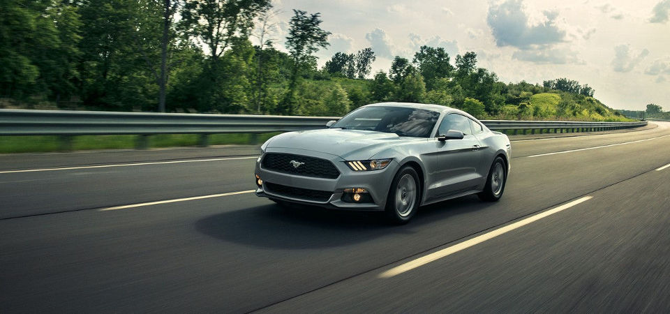 2017 Ford Mustang speeding along