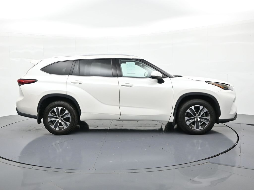 Used 2021 Toyota Highlander
