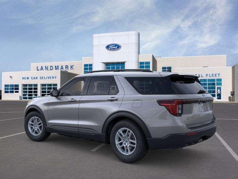 2026 Ford Explorer photo 3