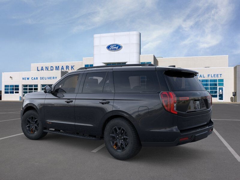 2025 Ford Expedition photo 3
