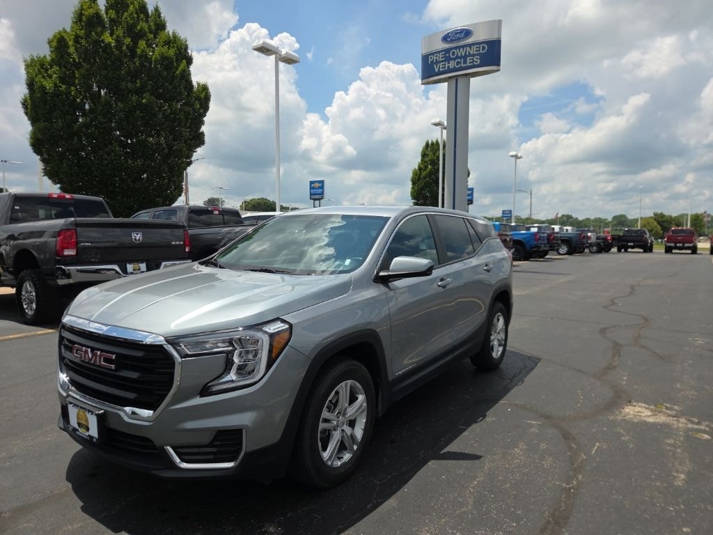 Used 2024 GMC Terrain SLE SUV